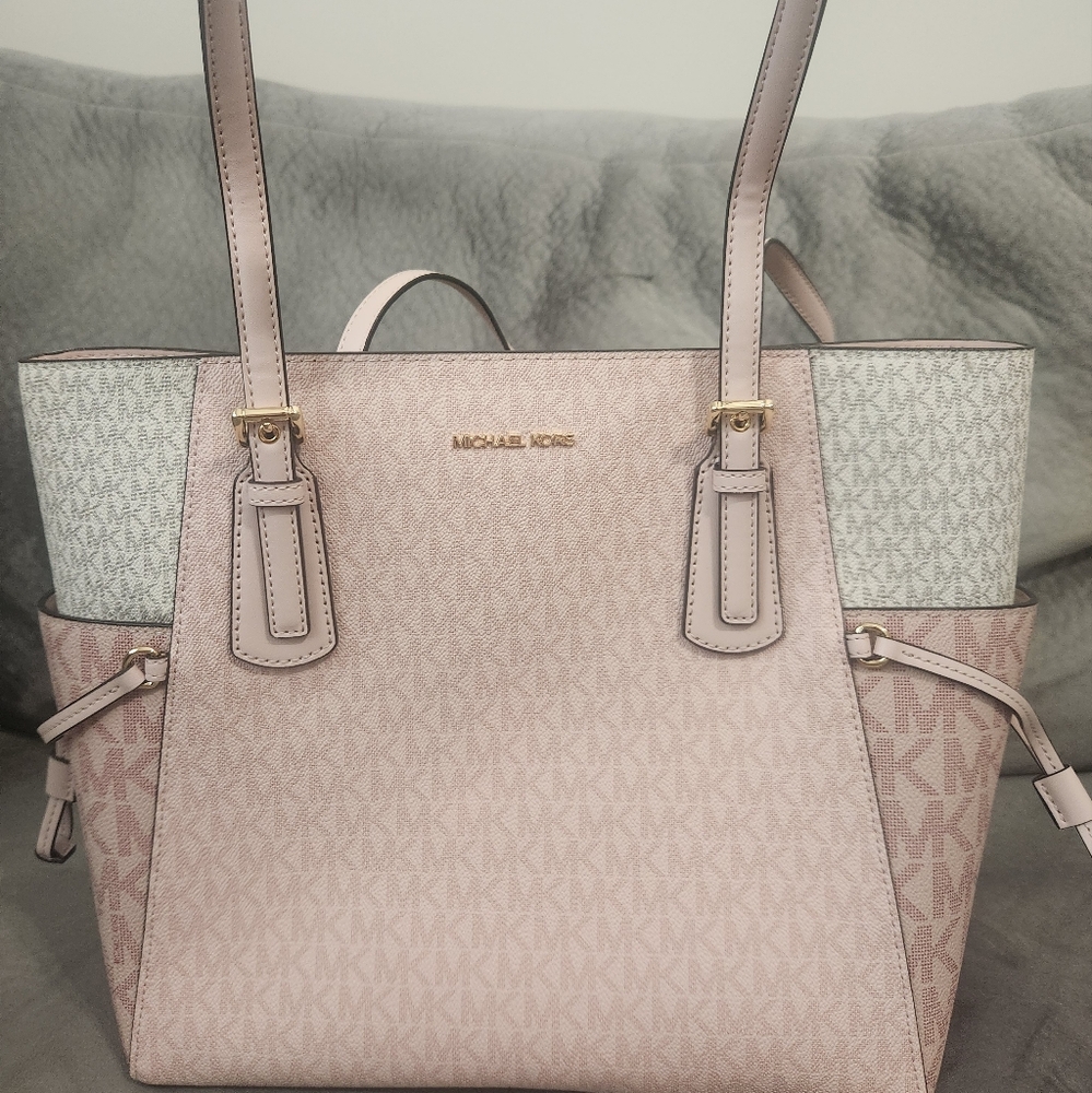 Michael Kors Voyager Multi-Color Tote